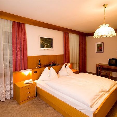 Lener Wirtshaus & Hotel Campo di Trens Luaran gambar