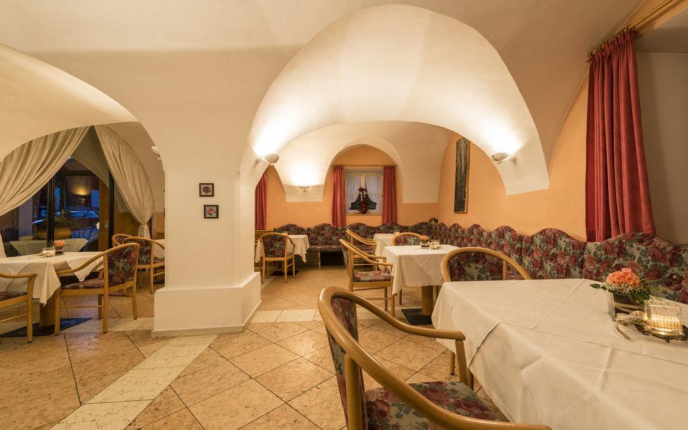 Lener Wirtshaus & Hotel Campo di Trens Luaran gambar