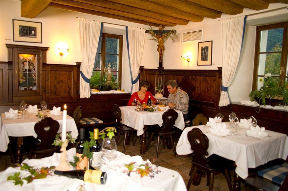 Lener Wirtshaus & Hotel Campo di Trens Luaran gambar